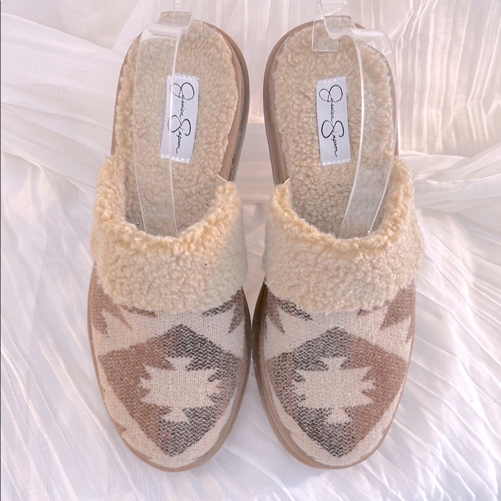 *NWOT*JESSICA SIMPSON EBRIYA Faux  Shearling Slip-On Mules Size 8